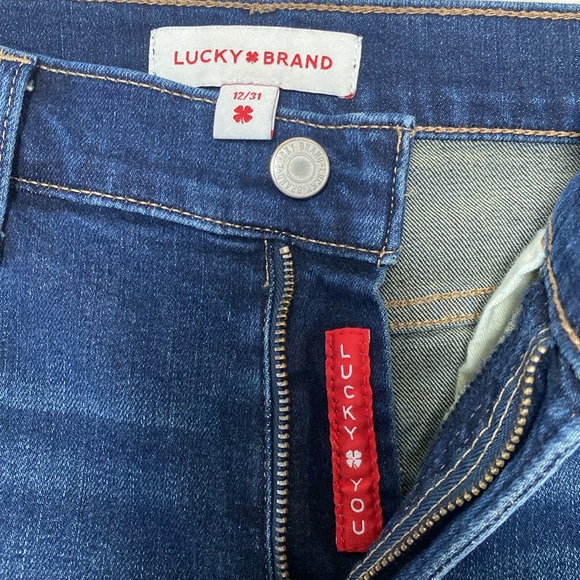 Lucky Brand Sweet Mid Rise Crop Jeans Frayed
Dark Wash Denim Size 31 - Picture 5 of 12